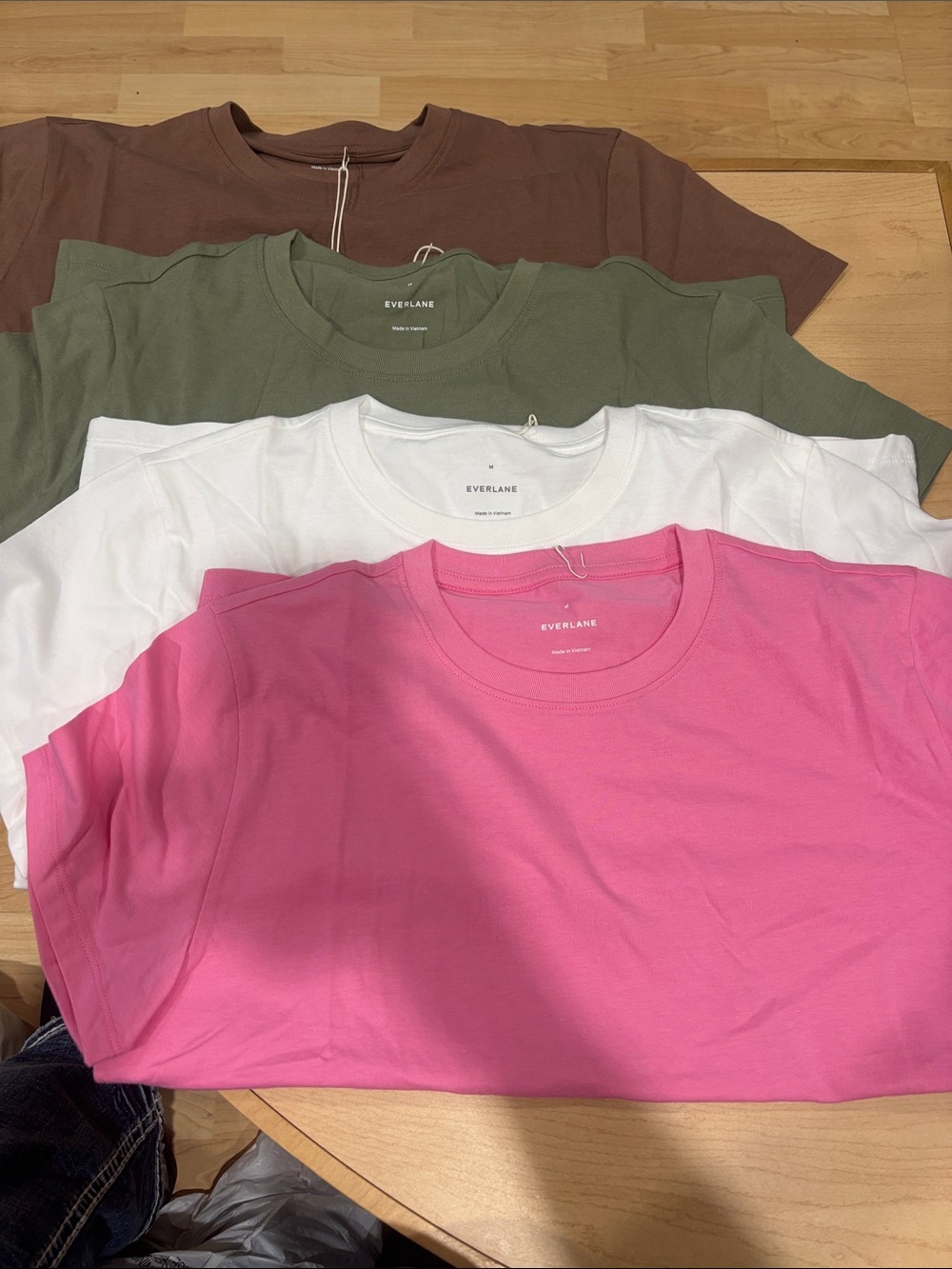 Everlane Lot 4 Short-Sleeve Crew Tees — Pink, White, Olive, Brown